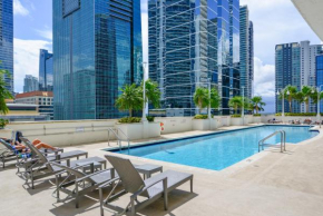 Spectacular 3 BD Condo direct Ocean balcony view